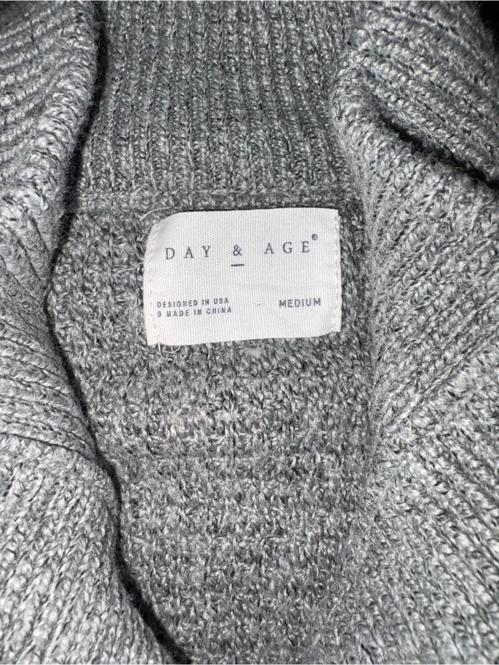 335. Day & Age Men's Two-Tone Gray Shawl Collar Sweater Size Medium